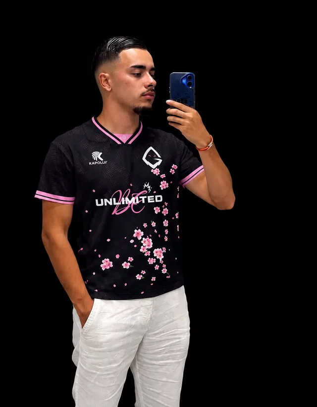 Donas, joueur Warzone de Team Unlimited, rôle Slayer, rang Irridescent.